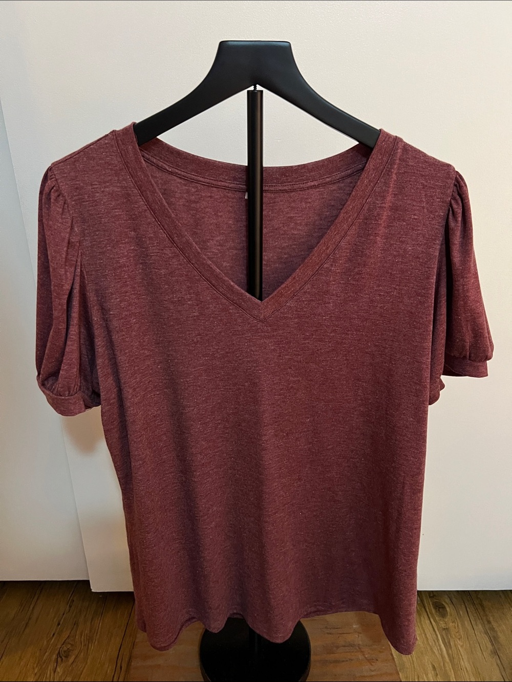 Cute top! Great for seasonal transitioning. Size L.